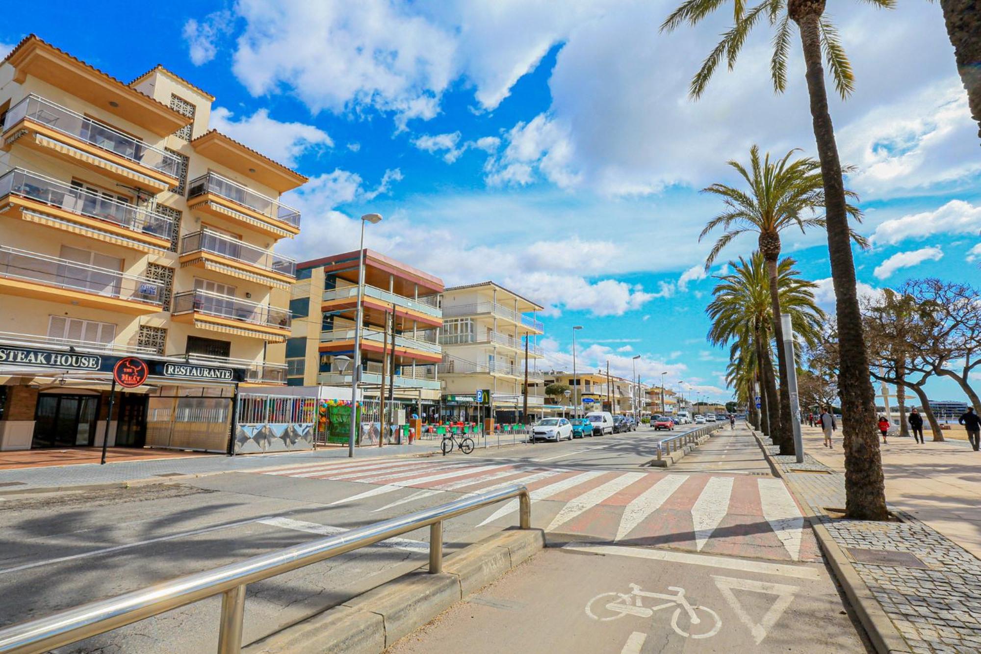 Xaloc Only Families Apartment Cambrils Exterior photo